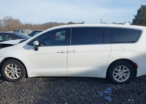 2017 Chrysler Pacifica Lx z USA, uszkodzony, nr VIN 2C4RC1CG3HR608562